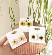 Load image into Gallery viewer, BLOOMING STUDS
