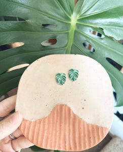 MONSTERA STUDS