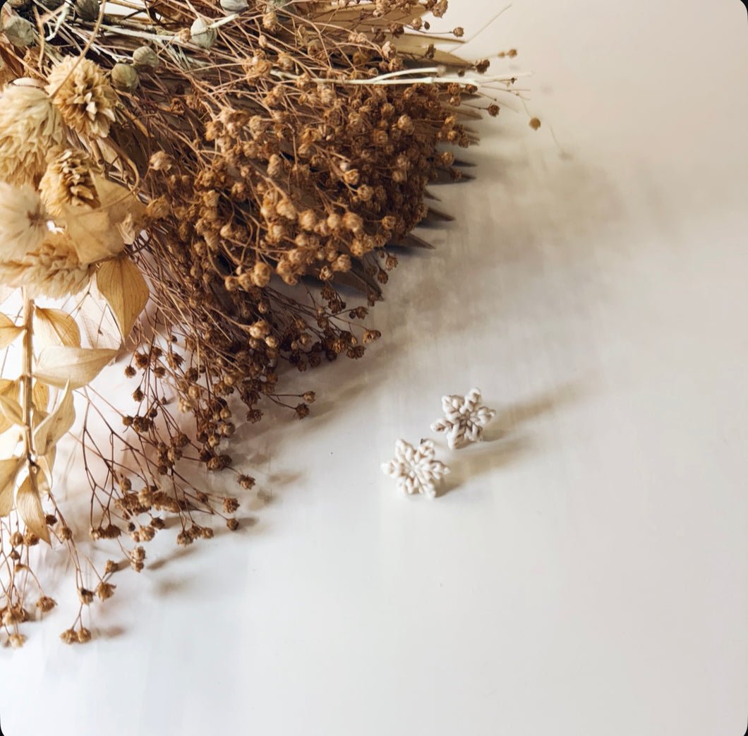 SNOWFLAKE STUD