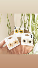 Load image into Gallery viewer, BLOOMING STUDS
